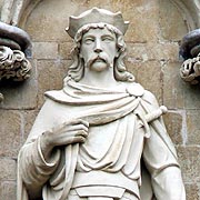 Statue of King Edward the Martyr - � Nash Ford Publishing